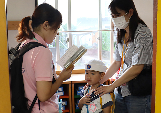 先生から林間学校の様子を報告